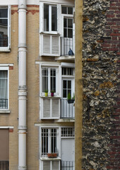 Fototapeta na wymiar Fenêtre sur cour - Paris - France