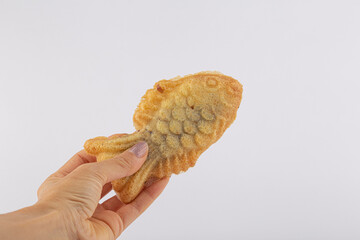 Crispy and warm fish-shaped buns, popular Korean street foods in winter.