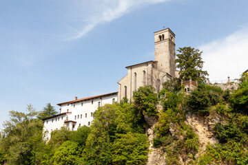 Fototapeta na wymiar Panorama di Cividale del Friuli visto dal fiume Natisone in provincia di Udine. 