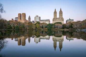 Fototapeta na wymiar Central Park Lake in Midtown Manhattan, New York City, USA