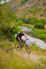 Obraz premium Portrait of fit senior guy