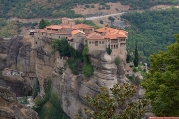 Fototapeta na wymiar Varlaam Monastery located on the edge of the high rock, Meteora, Greece.