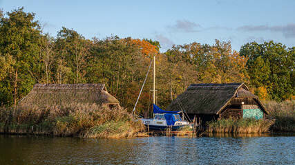 Bootshäuser im Ostseebad Prerow auf dem Darß