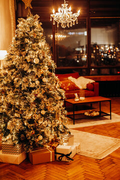 Christmas tree and gifts