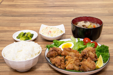 唐揚げ定食