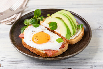 toast with fried egg
