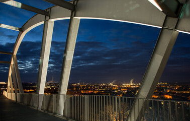 Bitterfeld bei Nacht von Aussichtsplattform 