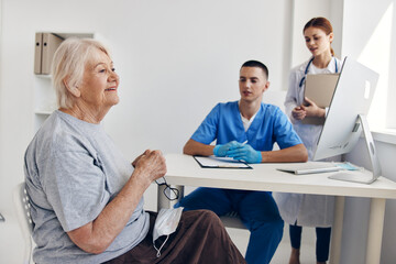 patient communication with a doctor in the medical office