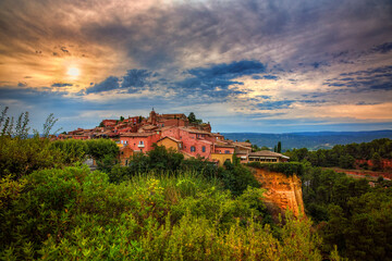 Evening in the Village of Roussillon, Provence, France - obrazy, fototapety, plakaty