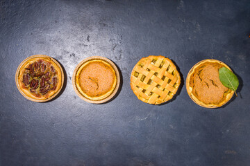 Set variety fall seasonal pies