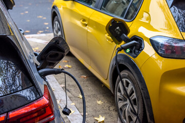auto voiture electrique recharge autonomie borne batterie