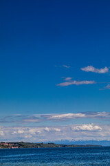 Wolken über dem See