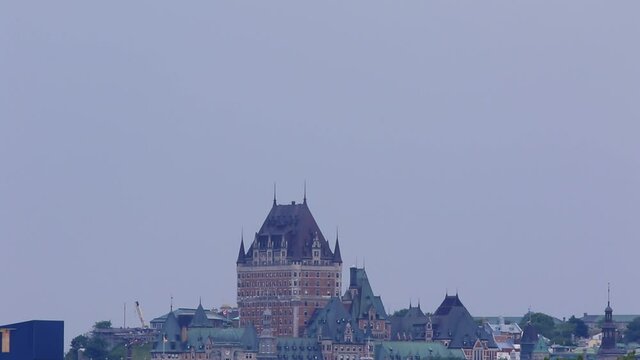 Spectacle a&eacute;rien des Forces arm&eacute;es canadiennes au-dessus de la ville de Qu&eacute;bec