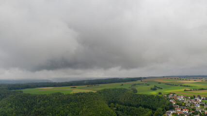 Wald- und Wiesenlandschaft