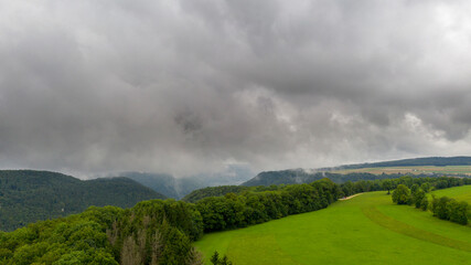Regenwolken über der Landschaft