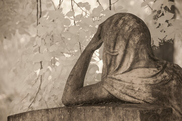 Statue auf dem Friedhof