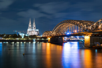 Fototapeta premium Colonia vista nocturna