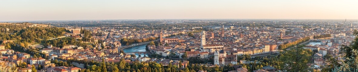 Fototapeta na wymiar Panorama Verona