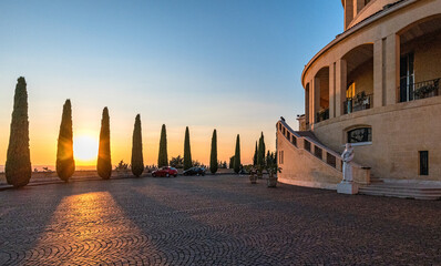Sonnenuntergang an der Santuario Nostra Signora di Lourdes Verona