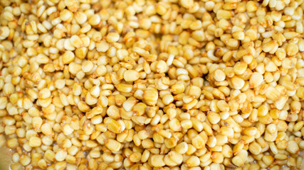 granos cocidos de maíz de EL SALVADOR listos para moler y hacer tortillas