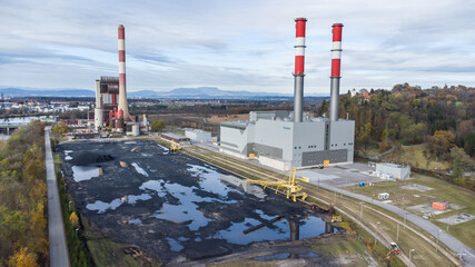 Obraz premium Aerial view of a combined heat and power station fueled by gas and coal in Werndorf near Graz, Austria