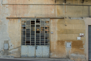 old abandoned building in the city