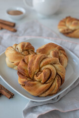 pumpkin cinnamon roll