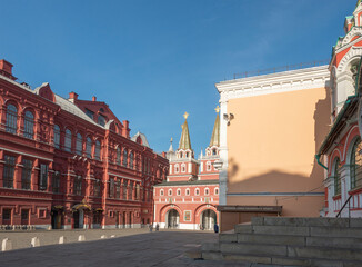 Fototapeta premium View of the Historical Museum and the Resurrection Gate and in Moscow