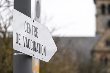 covid-19 coronavirus épidémie centre vaccination vaccin 