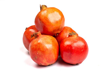 Fototapeta na wymiar pomegranate isolated on white background