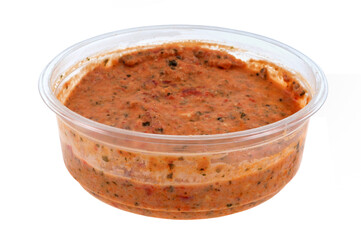 Ktipiti dans son emballage ouvert en gros plan sur fond blanc