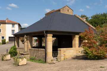 Fototapeta na wymiar old well in Torgny-Belgium-Gaume
