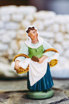 Valence, France. D&eacute;cembre 23, 2020. Santon de Provence dans une cr&egrave;che de No&euml;l