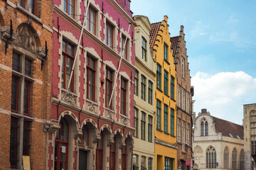 Fototapeta na wymiar Fotografía de edificios medievales en Brujas, Bélgica 