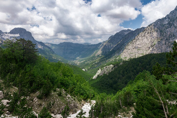 Obraz premium Scenic landscape view on gorge in Albanian mountain