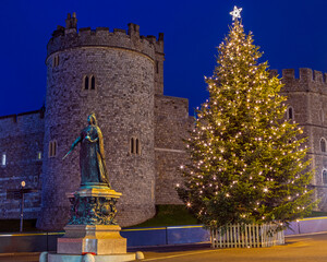 A 3 Day Tour to Christmas at Kew & Windsor Castle 25 with Whittle Coaches 