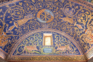 Ravenna, Italy - 01.11.2021 - The mosaic of the deers and the Christogram in Mausoleo di Galla Placidia, Emilia Romagna, Italy, Europe - obrazy, fototapety, plakaty