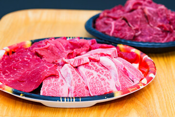 
焼肉　生肉　盛合せ　【 贅沢 な 家飯 の イメージ 】
