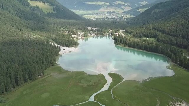 lago di dobbiaco italia