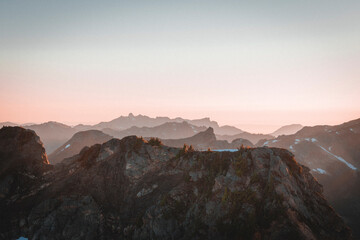 Fototapeta na wymiar A beautiful sunset over mountains in North Cascades