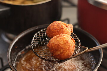 fried cheese ball
