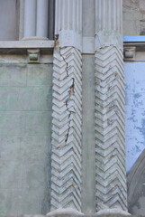Cracked half-columns on the building of the Otrada (Victoria) dacha in Feodosia. Reconstruction began in the building in 2021