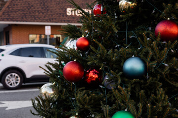 Christmas tree with decorations on the street of New York