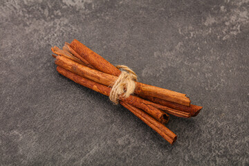 Aroma Cinnamon stick heap isolated