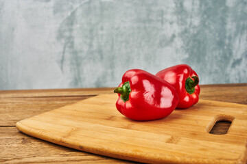 pepper cutting board kitchen ingredients food close-up