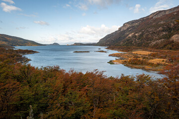 Naklejka premium Autumn lake in Ushuaia