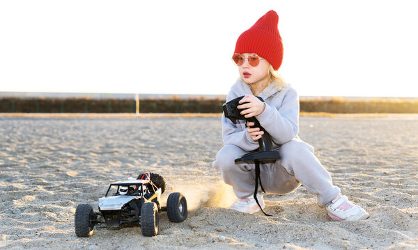 Baby Girl Playing Speed Racing Rc Car Off Road Buggy Vehicle Toy Radio Controller Remotely Driving