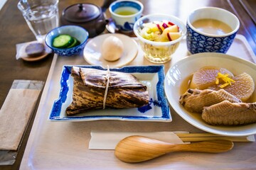 朝食