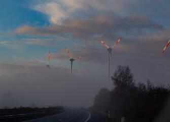 Pale Eoliche nella Nebbia 1