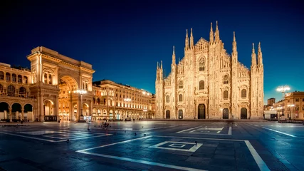 Crédence de cuisine en verre imprimé Milan Milan Duomo cathedral at dawn Italy travel destinations